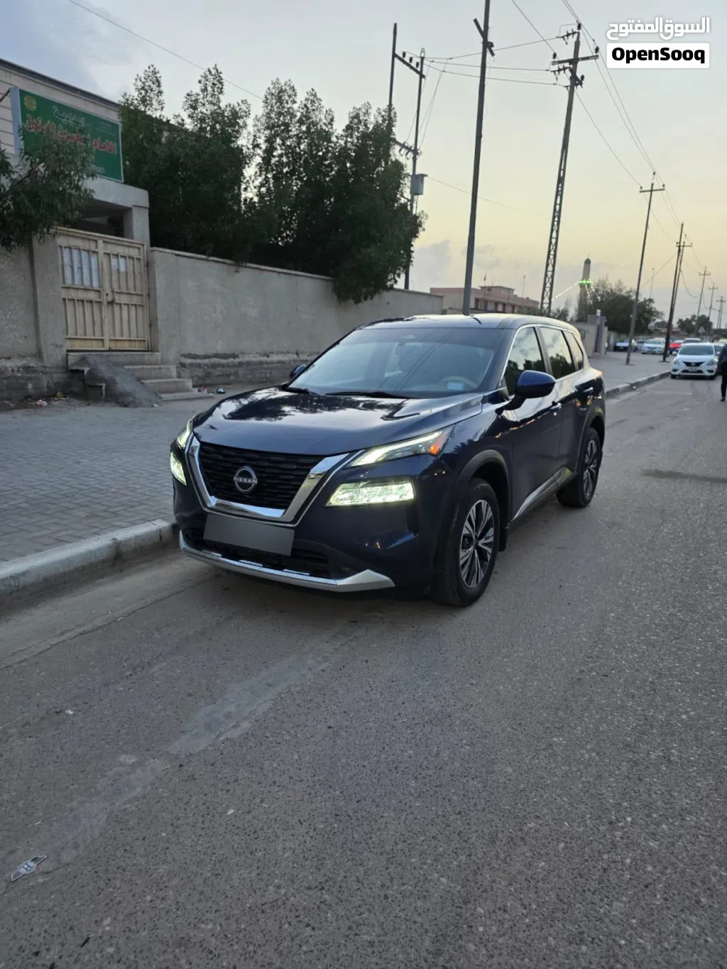 نیسان رۆگ SV