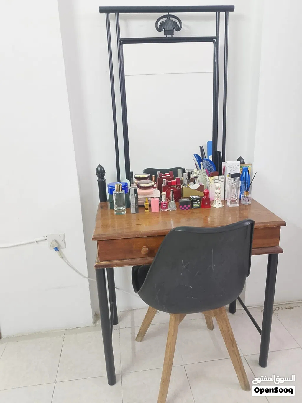 dressing table with chair