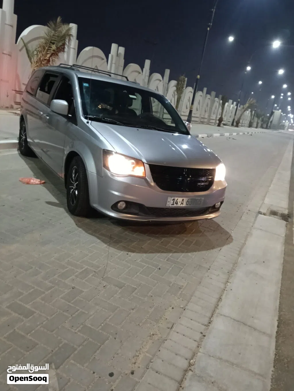دۆج کاراڤان Standard