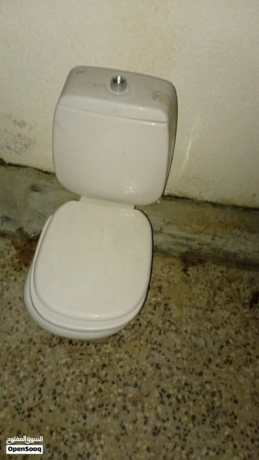 حمام سعودي نظيف جدا للبيع