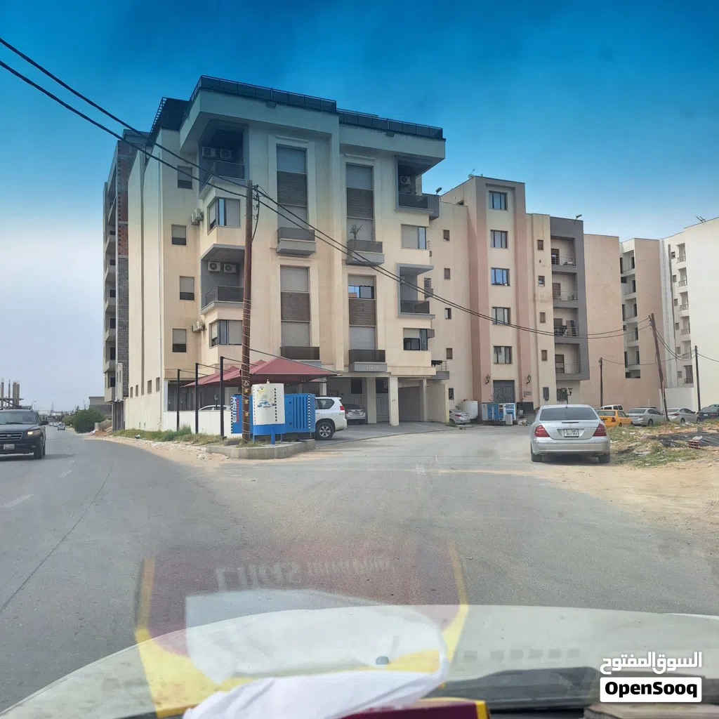 شقة ارضية للبيع في الفرناج خلف جامعة ناصر