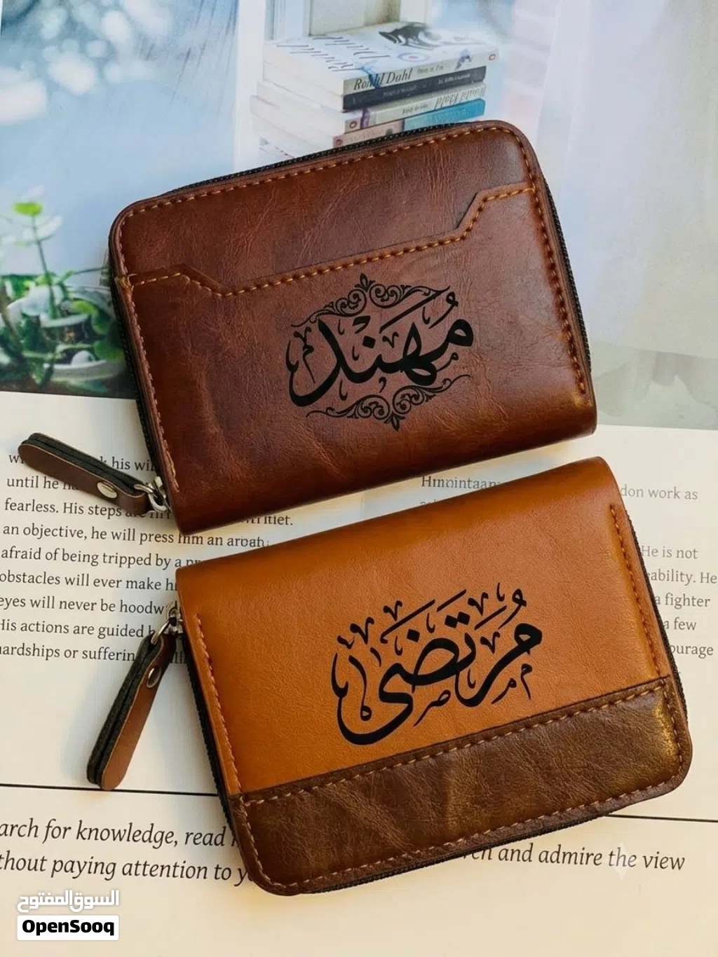 محفظات نسائية ورجالية
