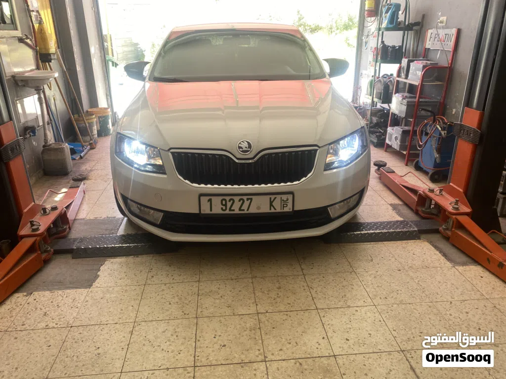 سكودا اوكتافيا Standard