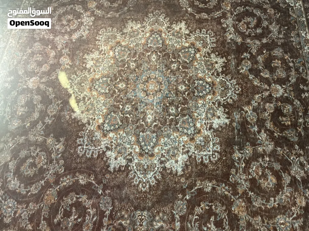 سجاده صوف وحرير خفيفه طول 180 وعرض متر وعشرين مستعمله بحاله جيده مبطنه من الخلف السعر 20 دينار