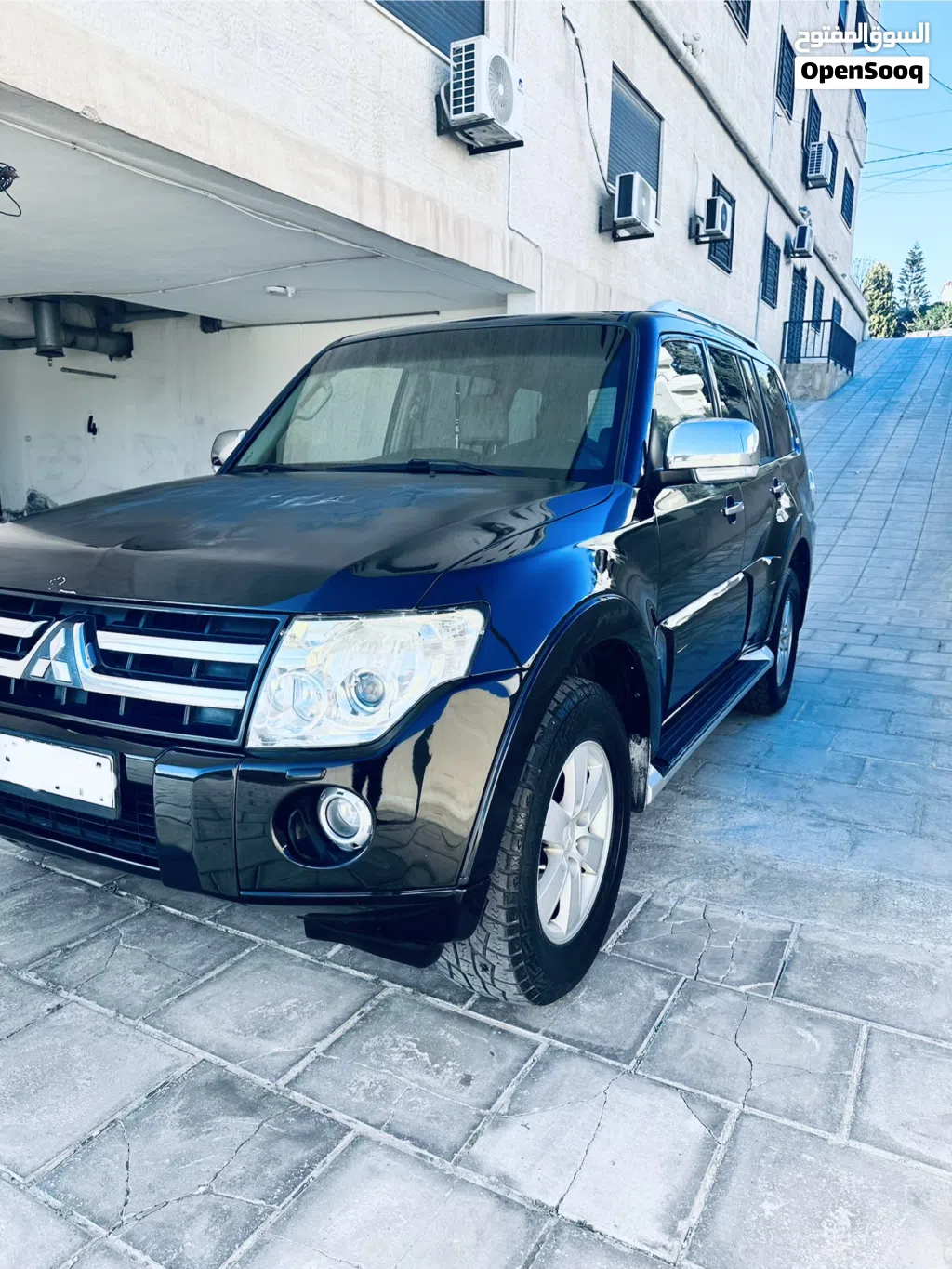 ميتسوبيشي باجيرو GLS
