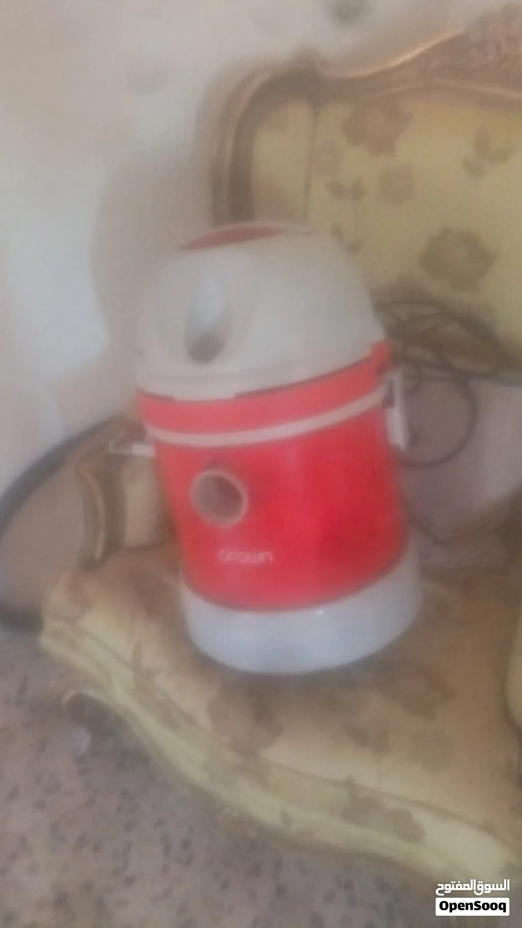 مكنسه كهربائيه مستعمله خفيف بحاله جديده نوع كراون ممتازه
