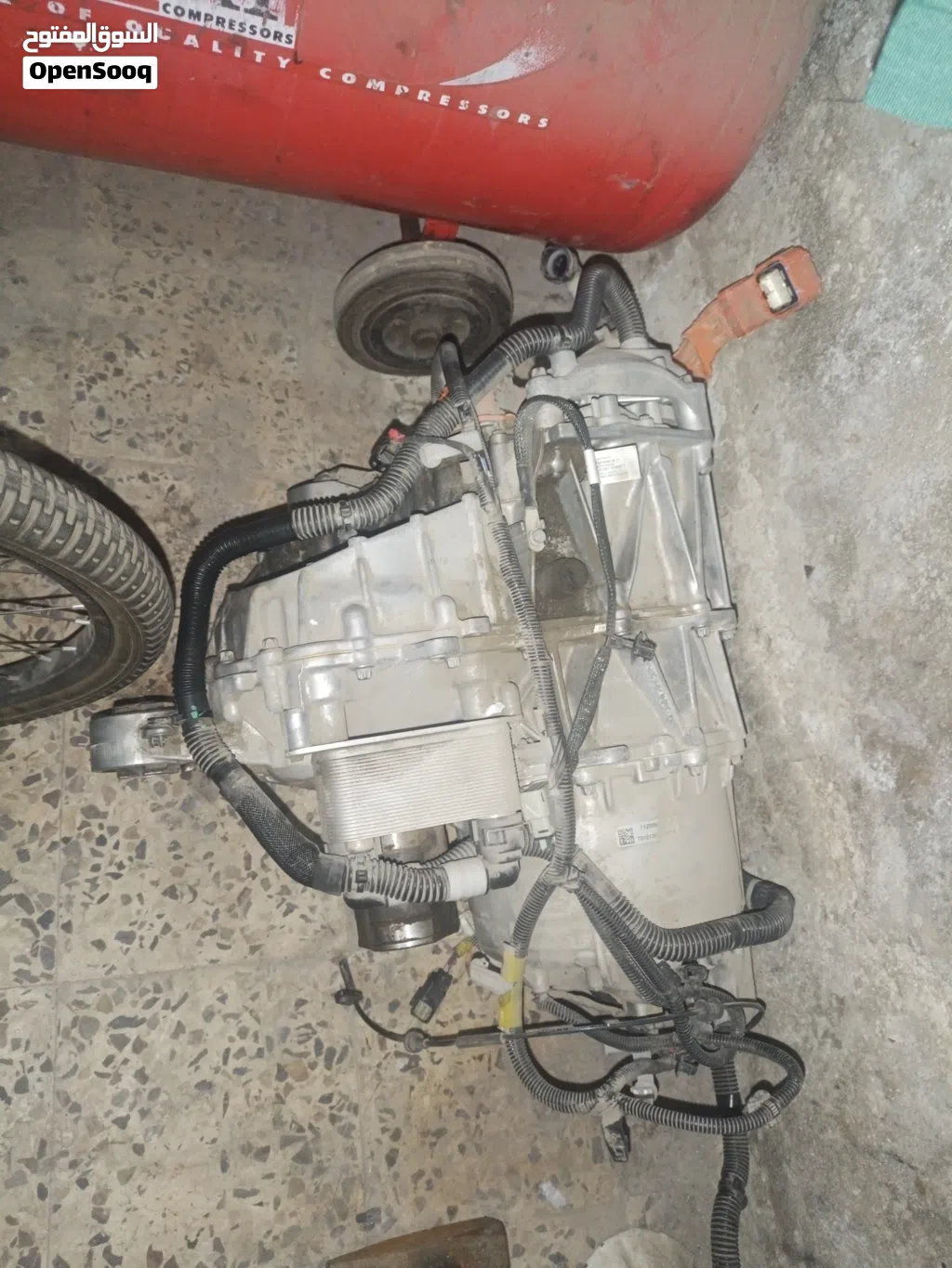 قطع غيار تيسلا مستعمل اصلي للبيع بسعر الجمله