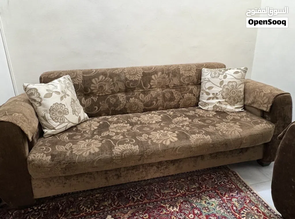 للبيع كنب بسعر نهائي 120 دينار