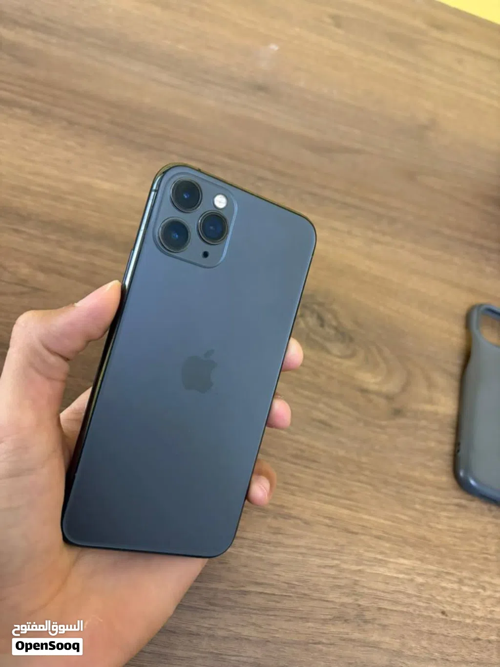 آيفون 11pro