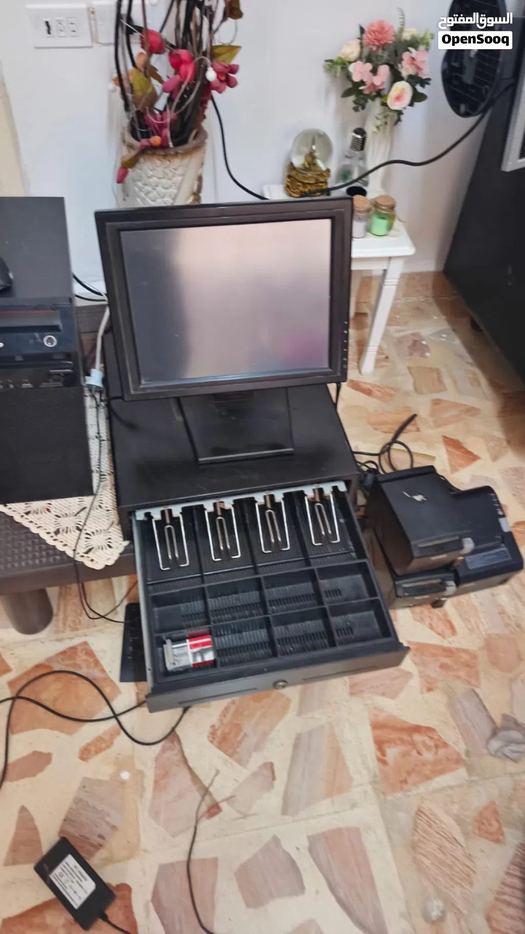 جهاز سستم تج لمطعم وكافيه مع البرنامج 3طابعات مع شاشتين لللبيع
