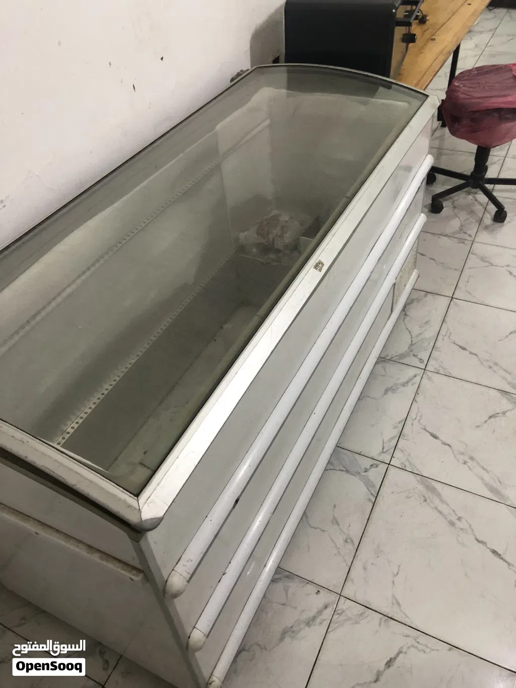يوجد فريز عرض نظيف