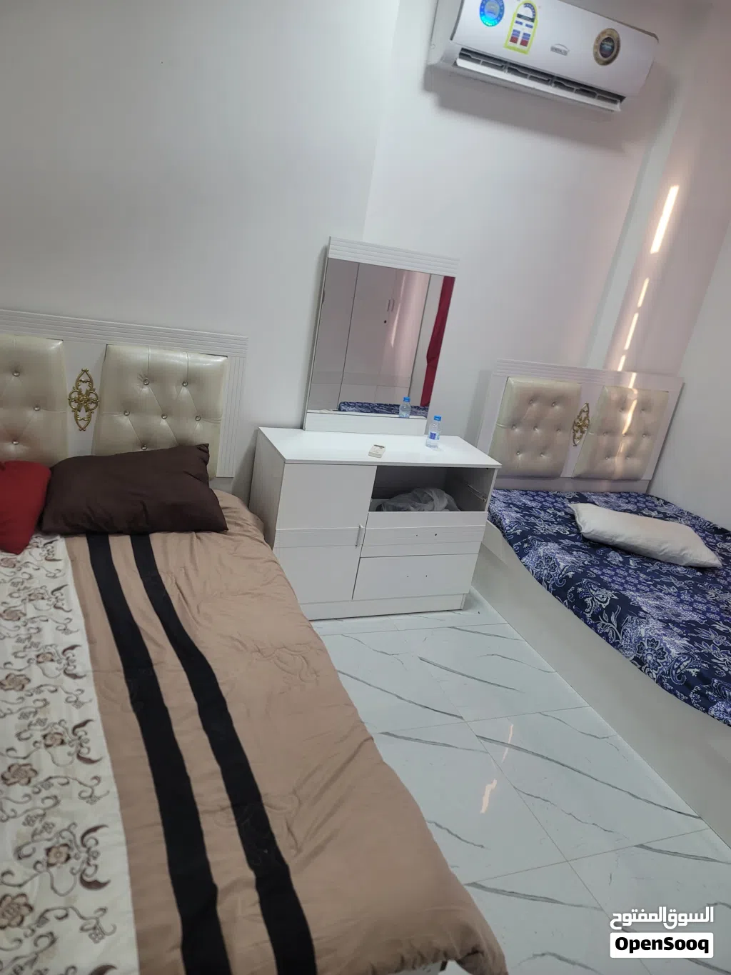 Furnished Room weekly and monthly