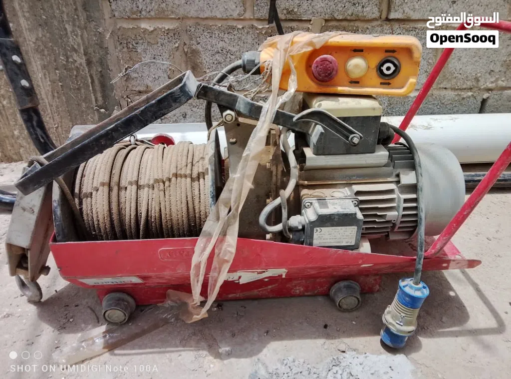 للبيع ونش اخو الجديد رفع حمولات المواد البناء كري نيس بلك واي شي مافيه اي عيب بـ500الف والمقطف ننزل