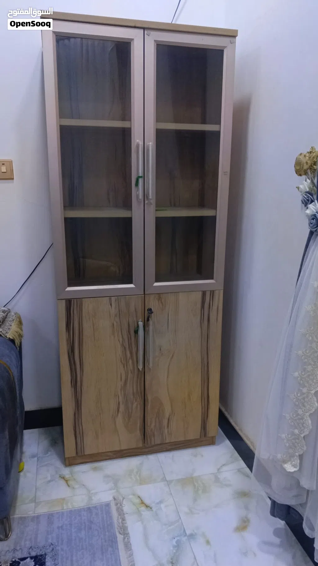 مكتبة مكتب عقارات اسدخدام قليل كلش ونظافه فول