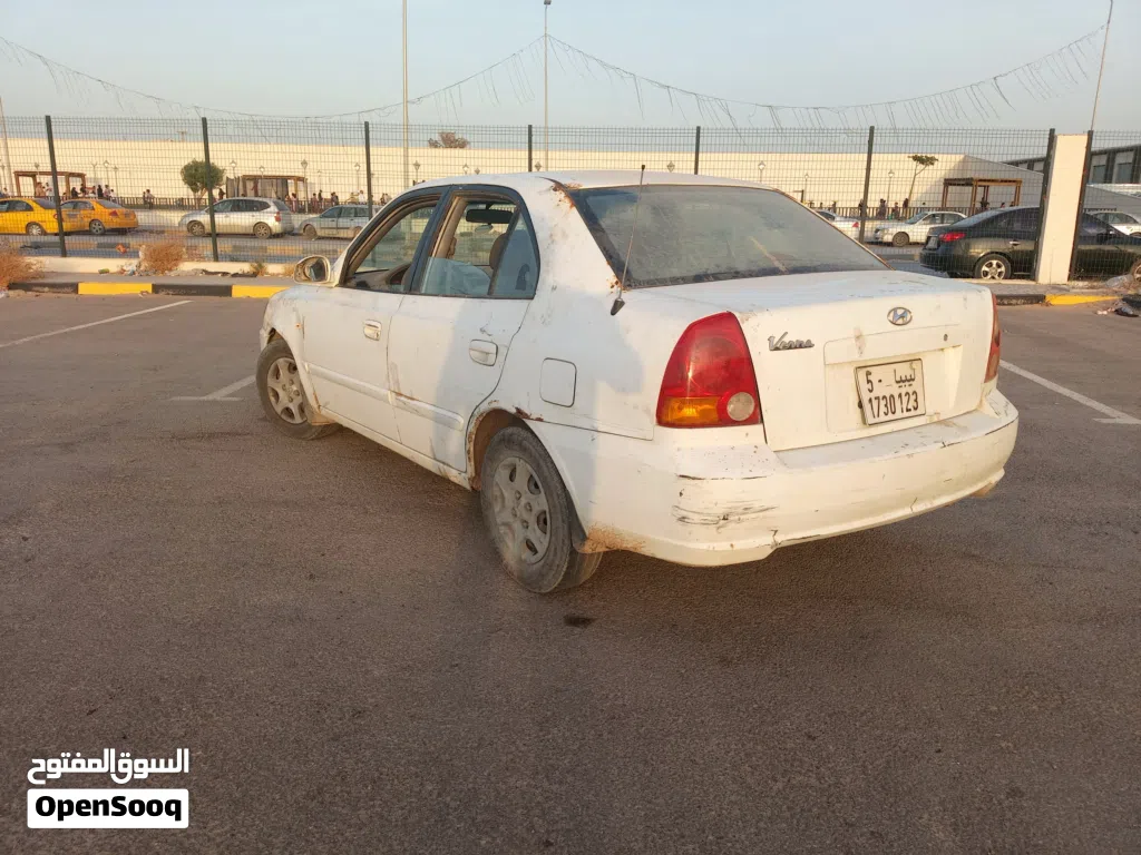 Hyundai Verna EX