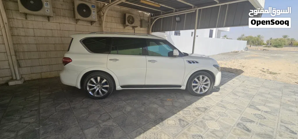 Infiniti QX56