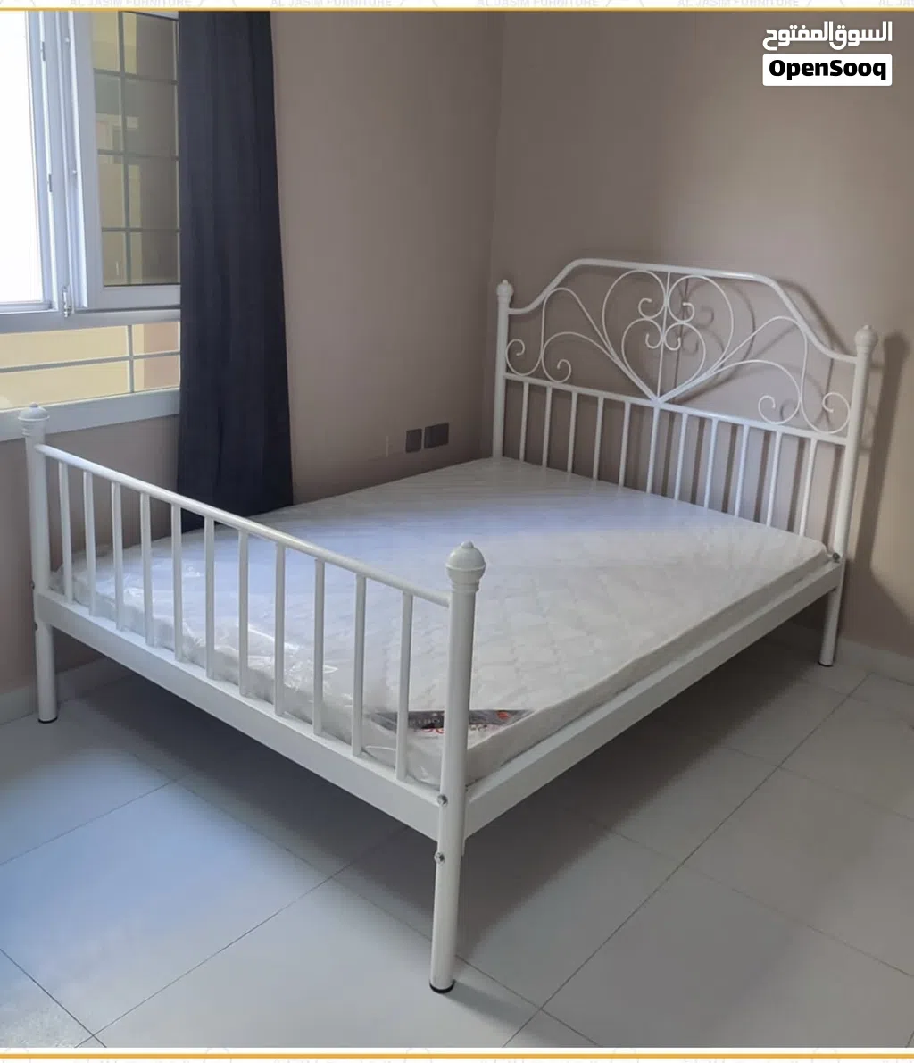 سرير مع دوشق