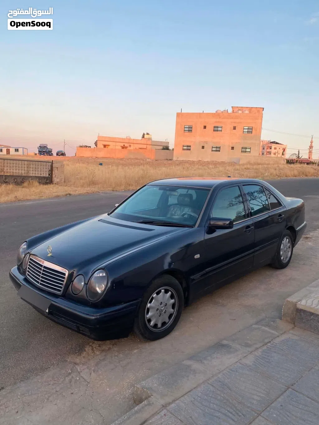 مرسيدس بنز الفئة-E E 200