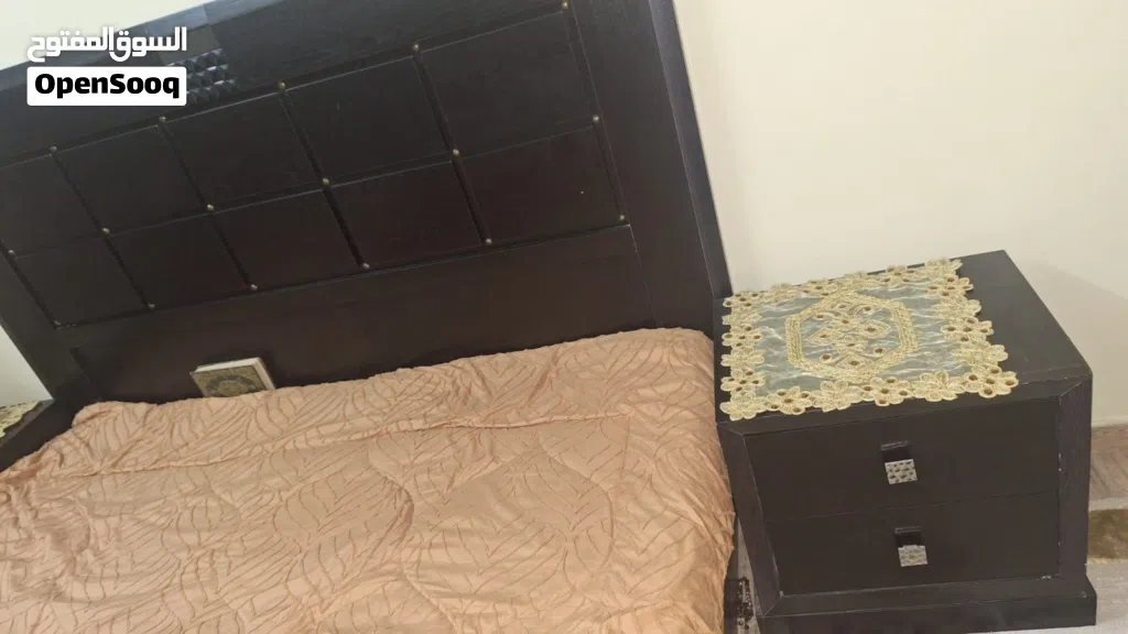 غرفة نوم كاملة للبيع (خشب تركي)