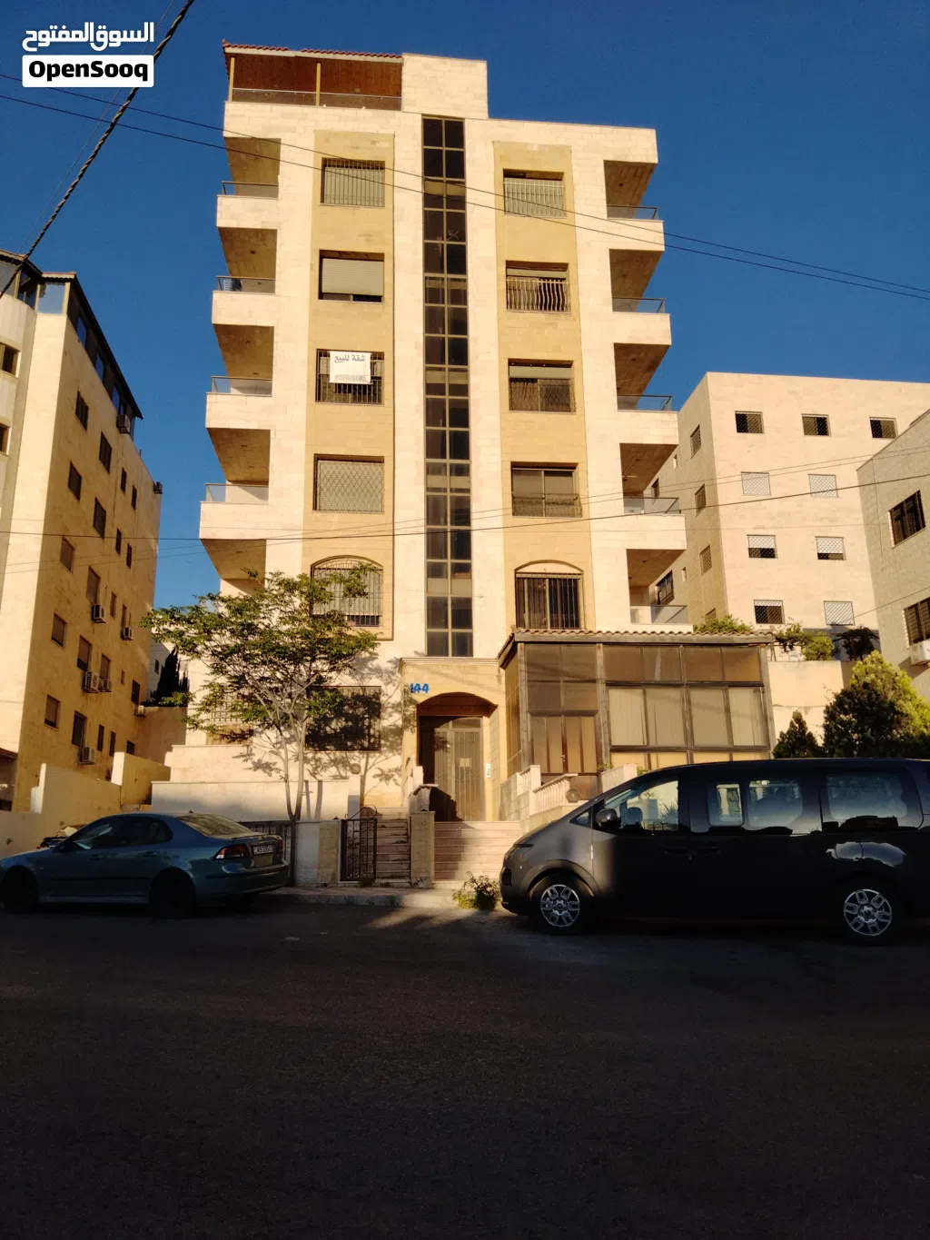 شقق للبيع مساحة 200 متر داخلي 100 خارجي في اجمل مناطق ضاحية الرشيد منطقة فلل.