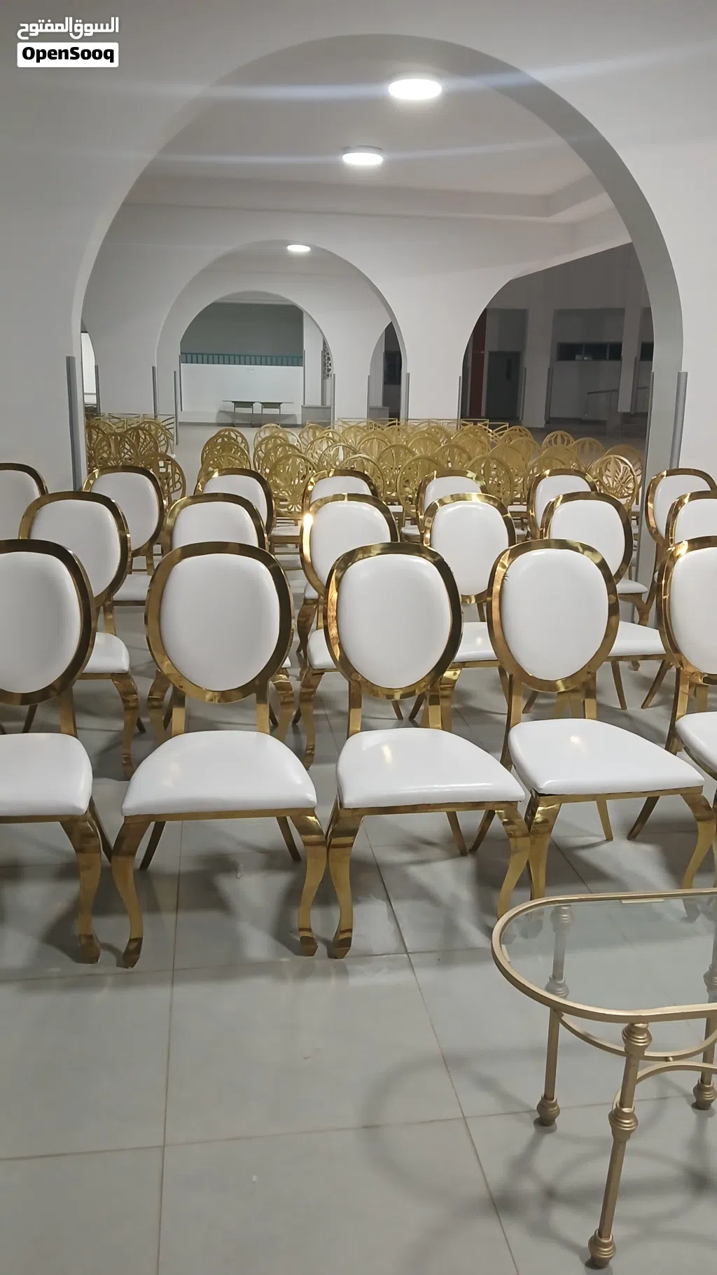 كراسي طاولات مكيفات سماعات كنب جلسات ارضيه جلسات خارجية قهوجي صبابين صبابات