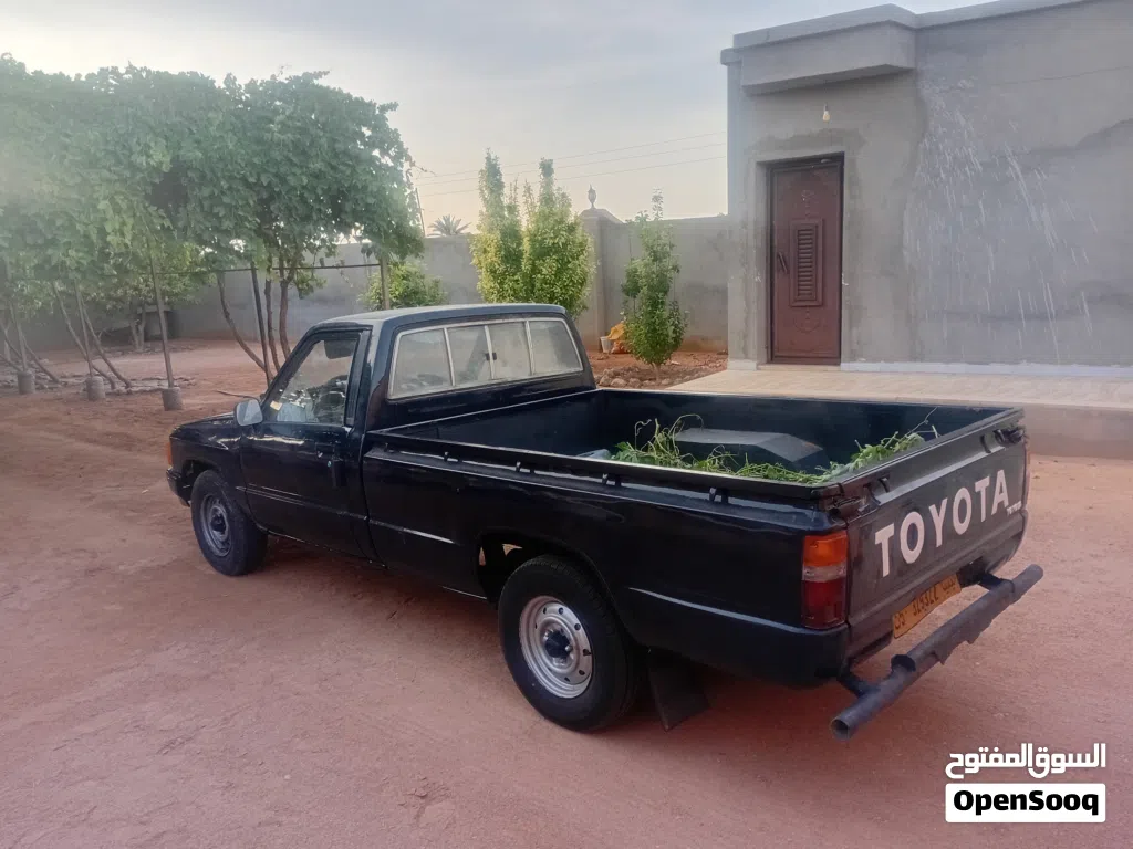 Toyota Hilux Standard