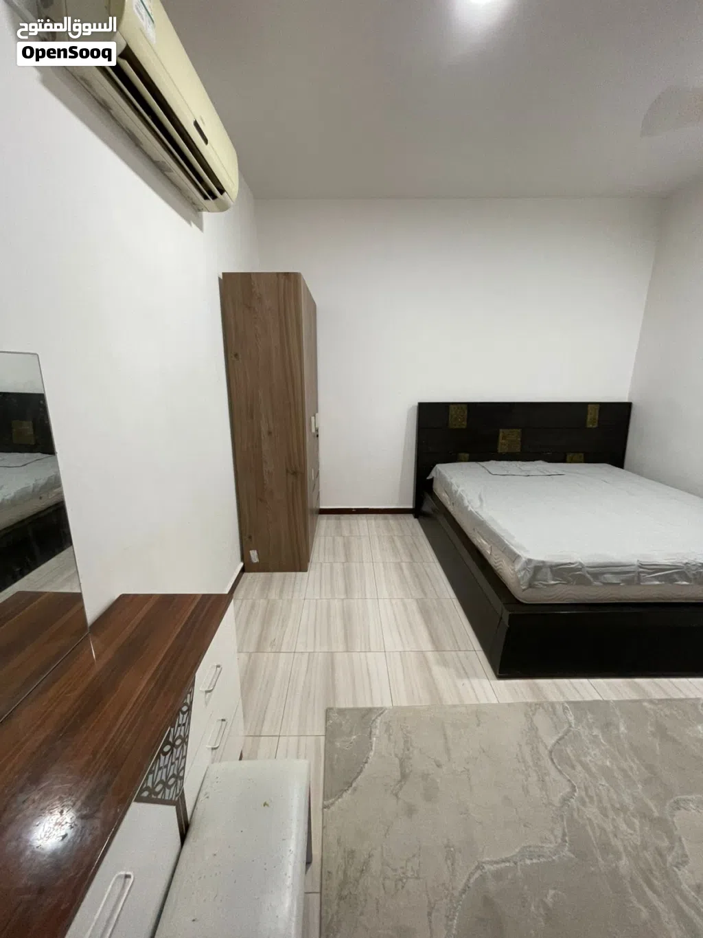 متاح غرفة وصالة اثاث جديد بالخوير One-bedroom apartment with new furniture available in Al Khuwair