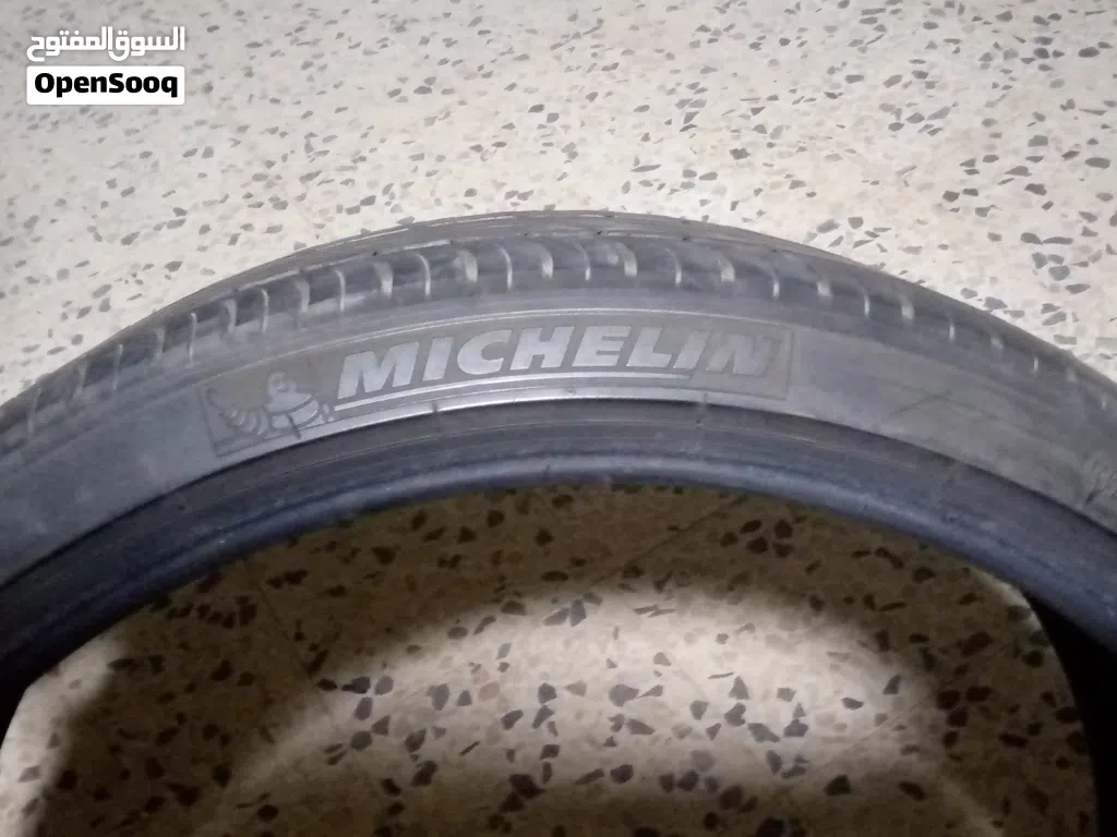 إطارات للبيع