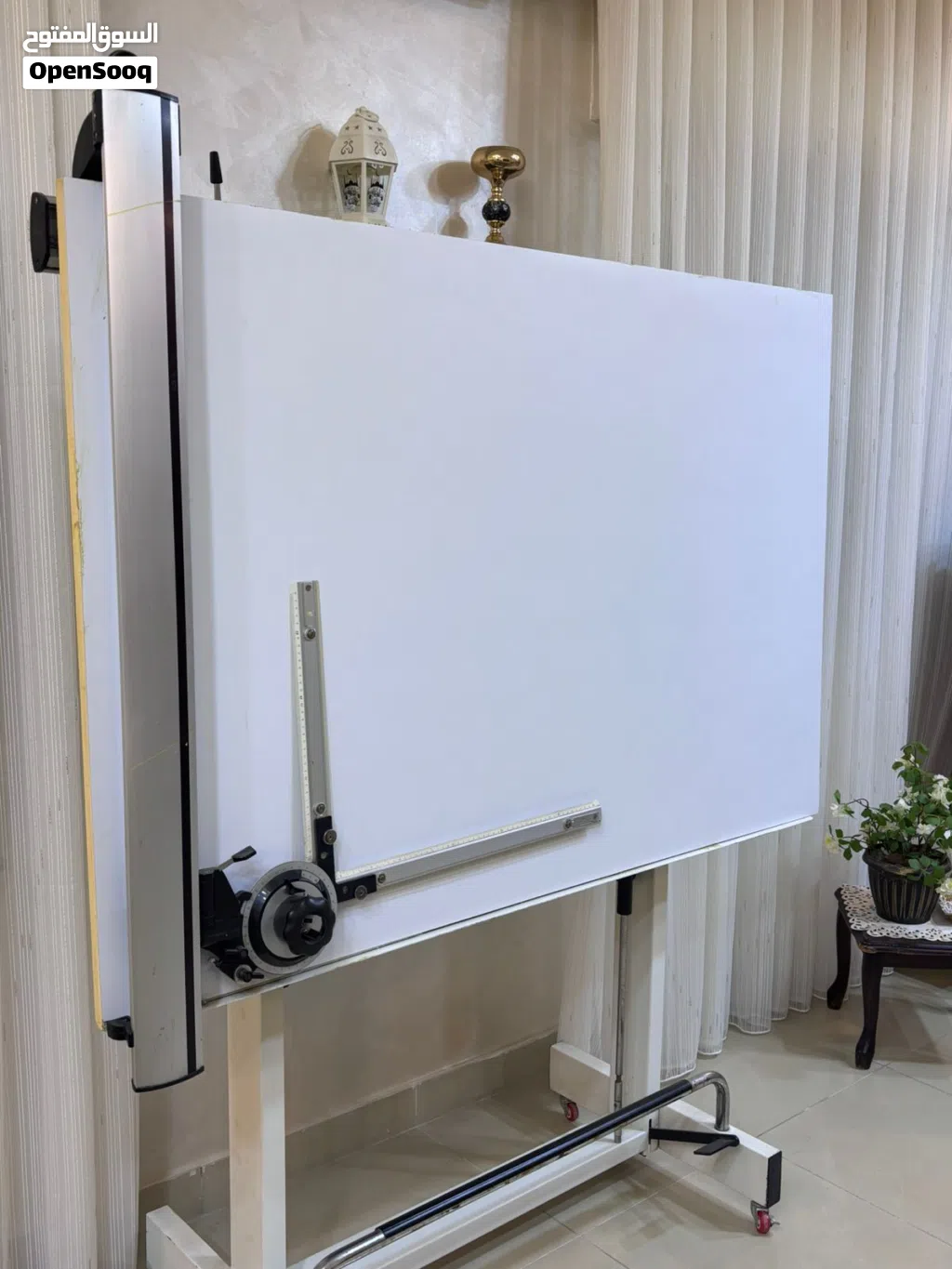 طاولة رسم هندسي احترافية