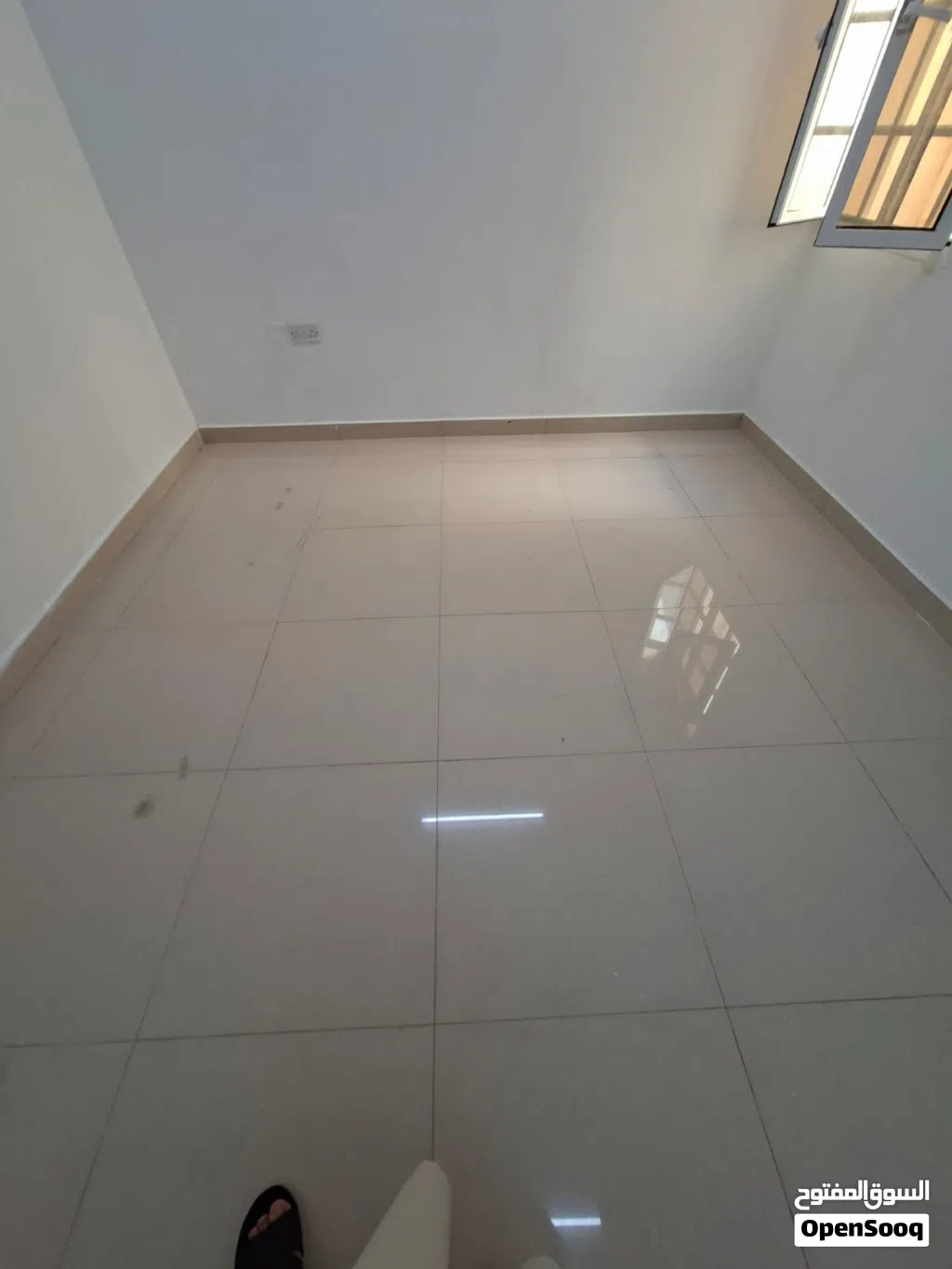 غرفه للايجار فى عذيبه Room for rent in azaiba