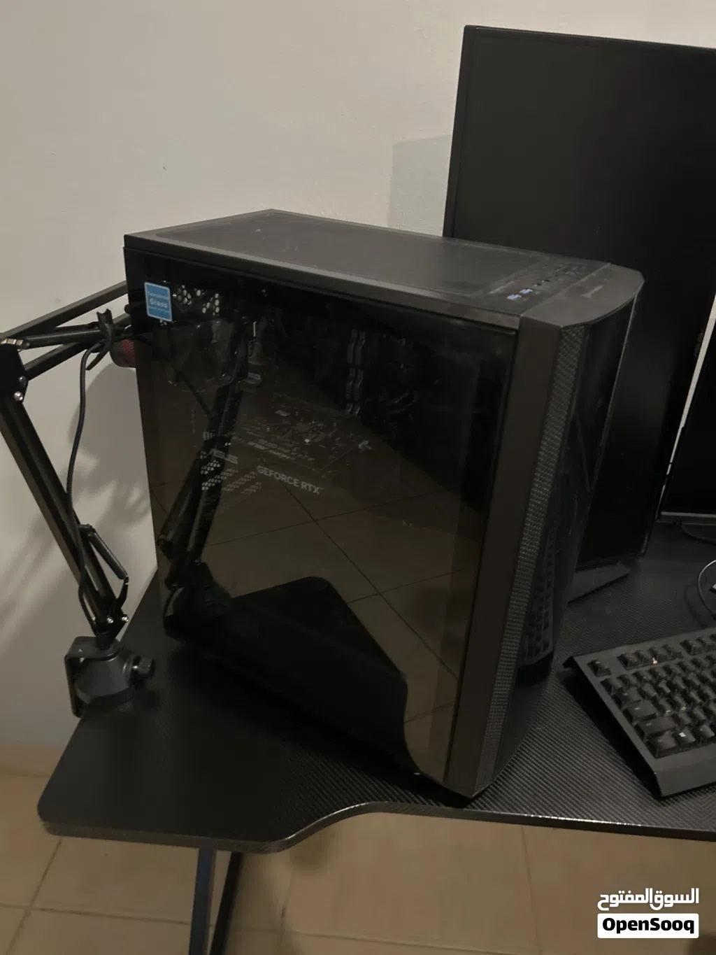 PC : i5-10500 + RTX 3050 + 16GB RAM + SSD 512GB