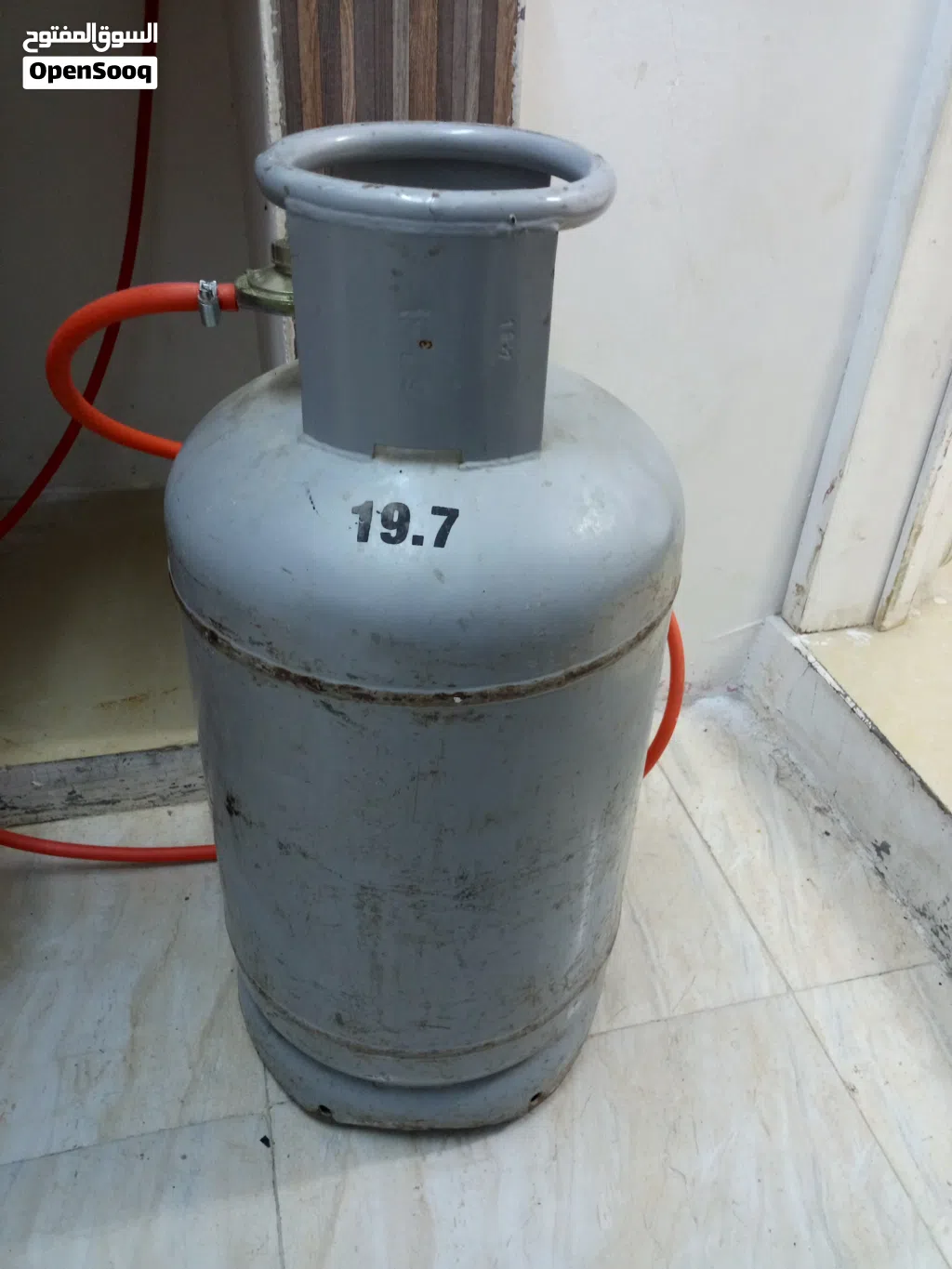 Gas cylinder for kitchen with stove