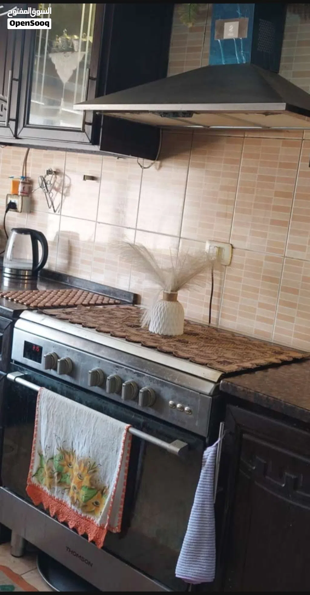 فرن مع غاز تومسون ايطالي بحاله جيده جدا