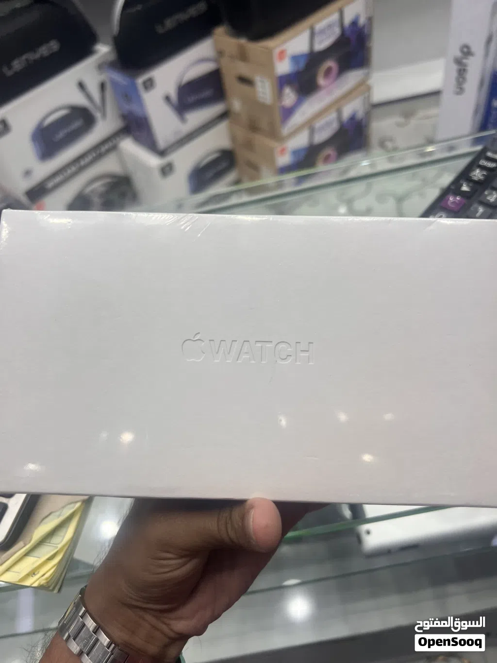 Hello, I have a shop and I buy and sell mobile phones. And wach
