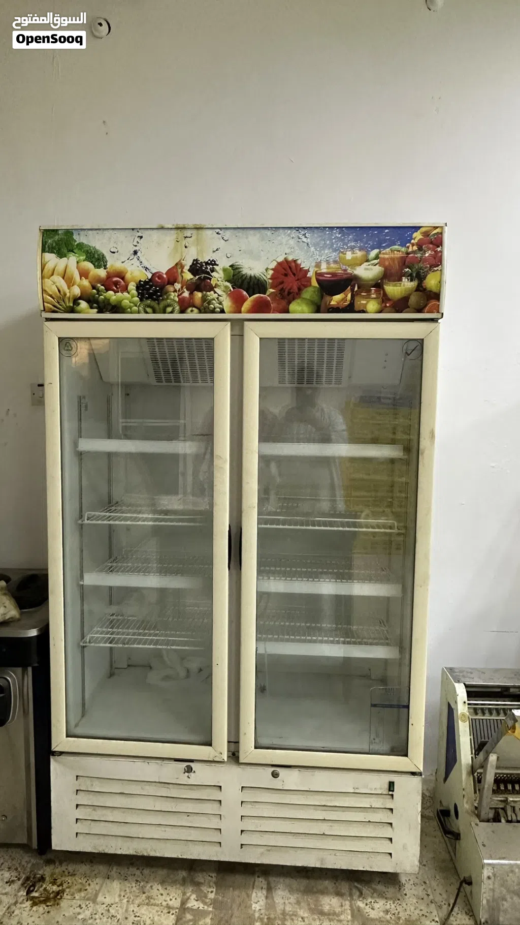 معدات و طاولات مطعم للبيع