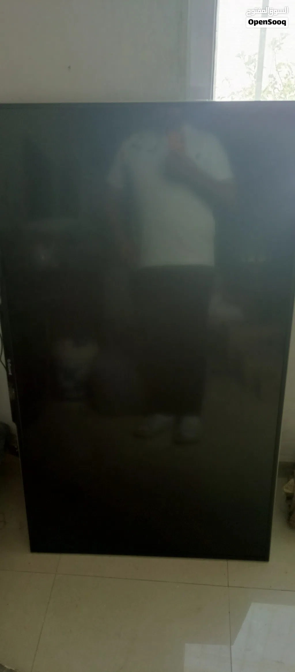 شاشة جي جارد 55 بوصة ... 130دينار نضيفة جدا full hd مع ريسيفر سبايدر جديد مع كل اغراضها و حاملة حديد