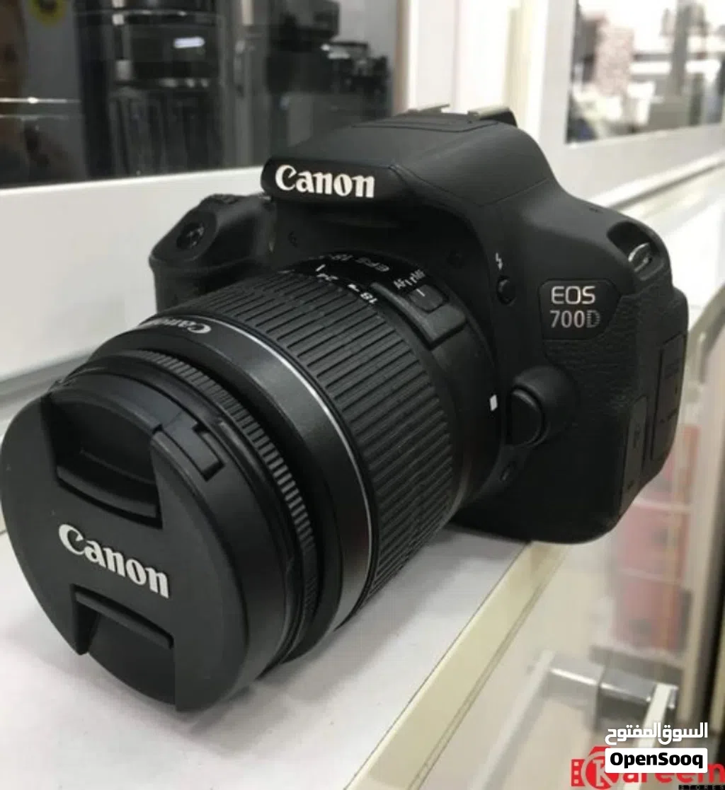 كاميرة كانون D700