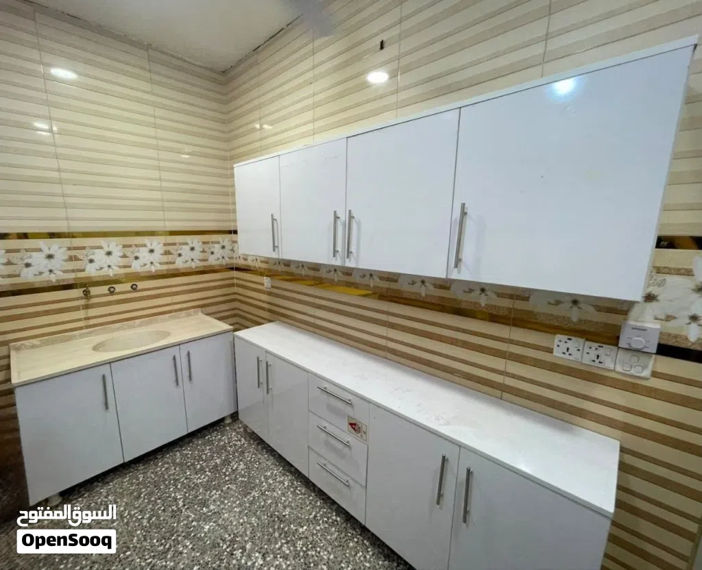 كاونتر خشب تركي mdf قياس مترين ارضي وملحق وسنك متر و 20 السعر 295 الف