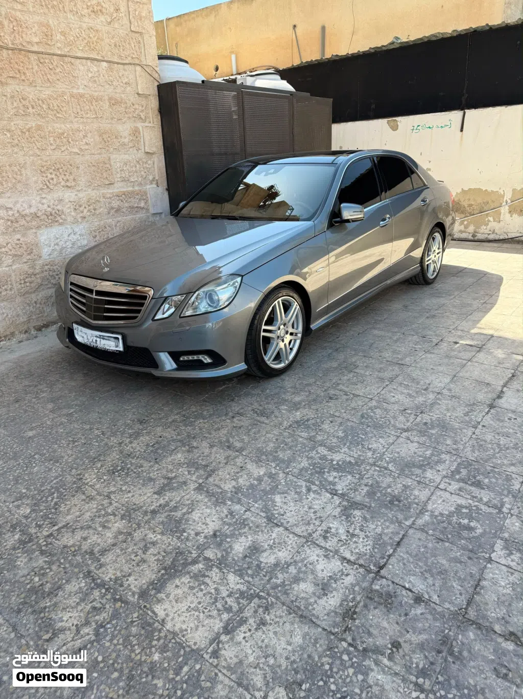 مرسيدس بنز الفئة-E E 200