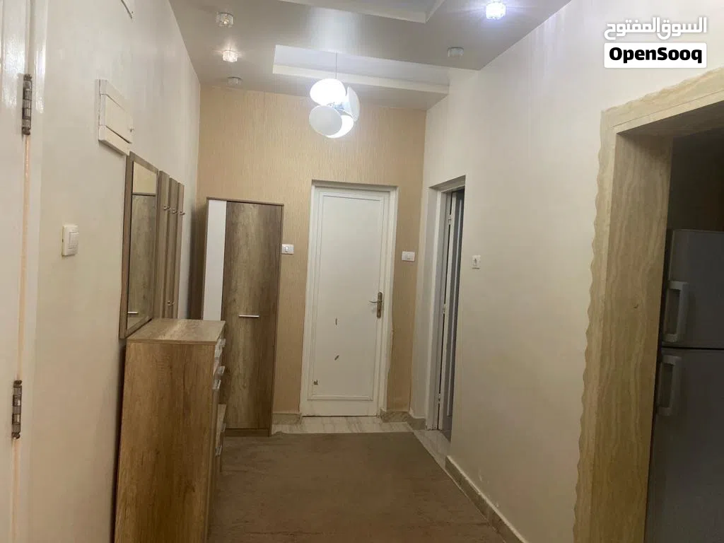 شقة في عمارات الضمان ابوستة.....