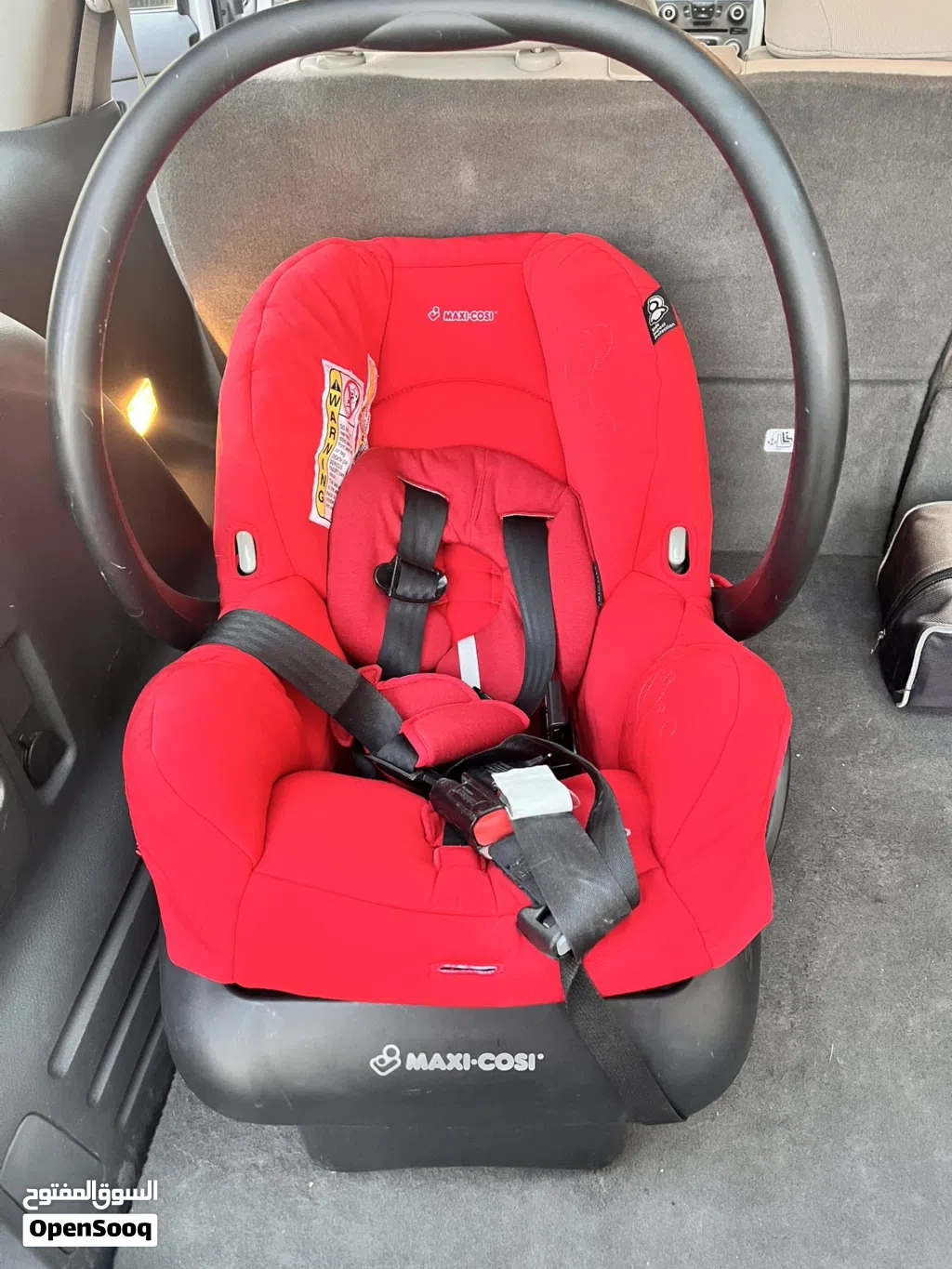 كرسي سيارة للأطفال Maxi-Cosi مع القاعدة – بحالة ممتازة Maxi-Cosi Infant Car Seat + Base – Excellent
