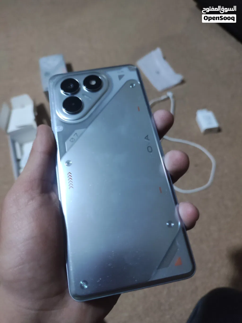 هاتفtecno pova 7 4g بحالة الوكالة للبيع،الجهاز بحالة ممتازة ولا غلطة ما في مشاكل مع جميع اغراضه