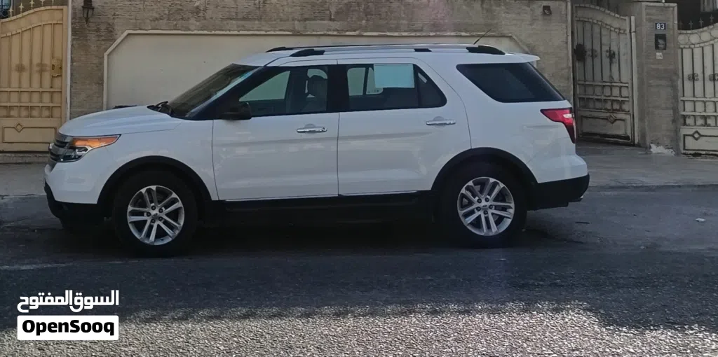 Ford Explorer Base