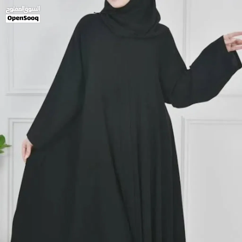 عبايات وفرات وجميع ملابس النسائيه