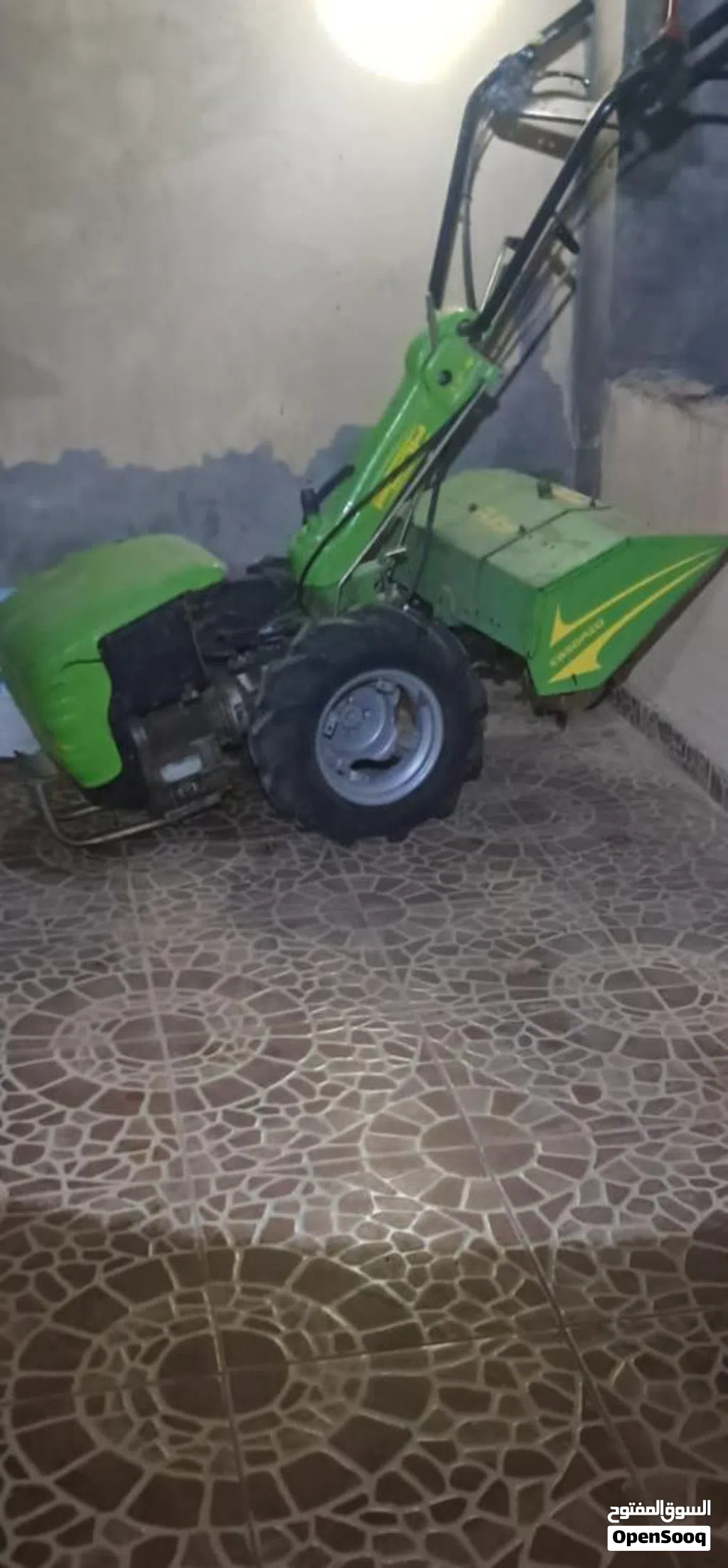 عزاقه للبيع. زي ماموضح في الصوره.