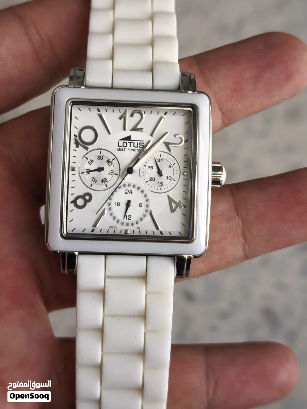 montre lotus