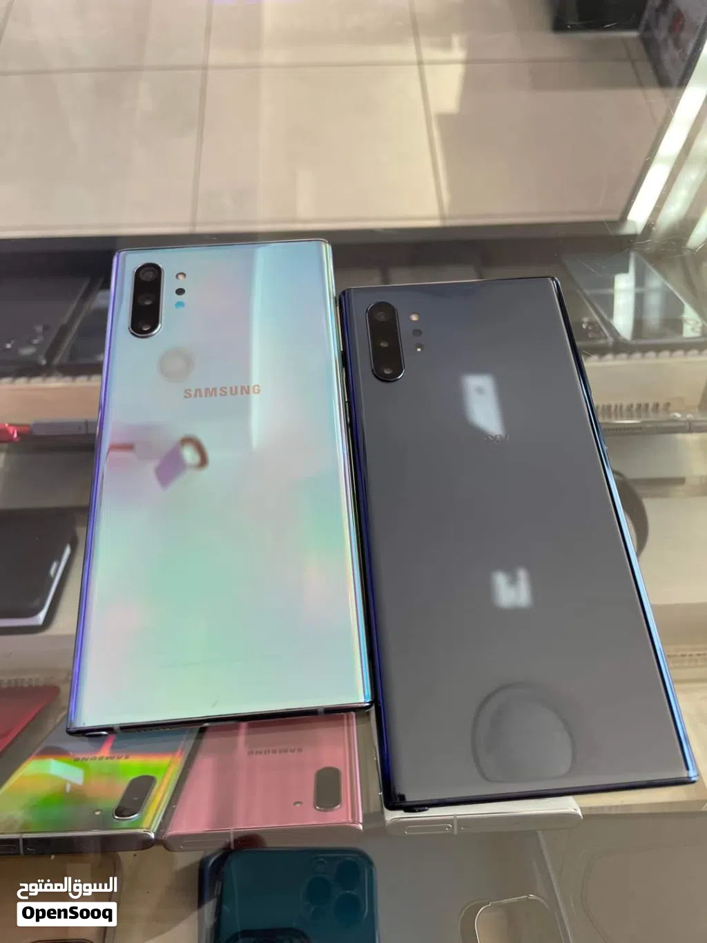 اخو الجديد Samsung Not 10 plas رام 24 جيجا 256 بدون كرتونه عربي شرق اوسط هدية كفر وشاحن الاصلي توصيل