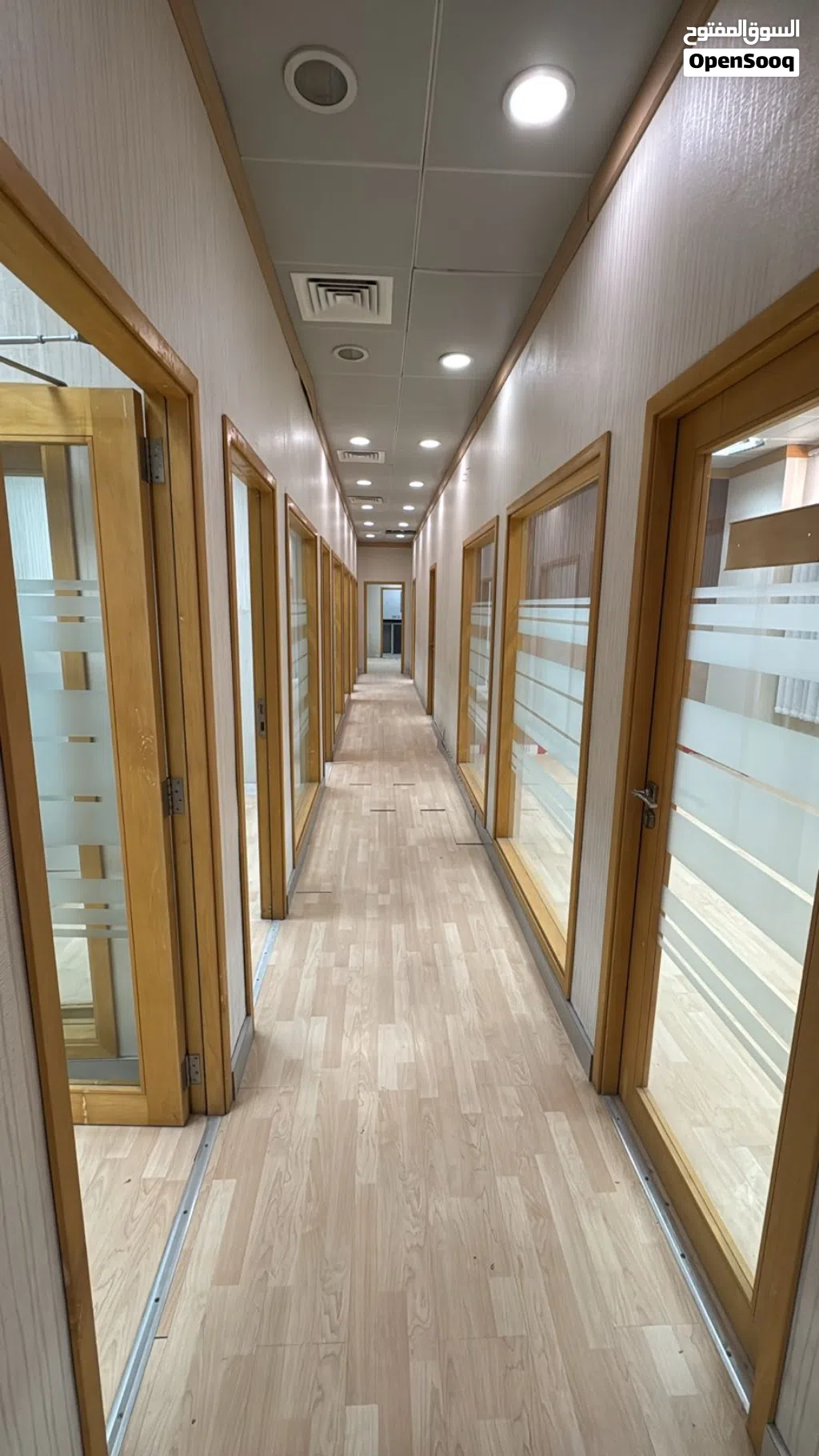 Offices for rent on the main road near Ruwi Roundabout مكاتب للإيجار على الشارع العام
