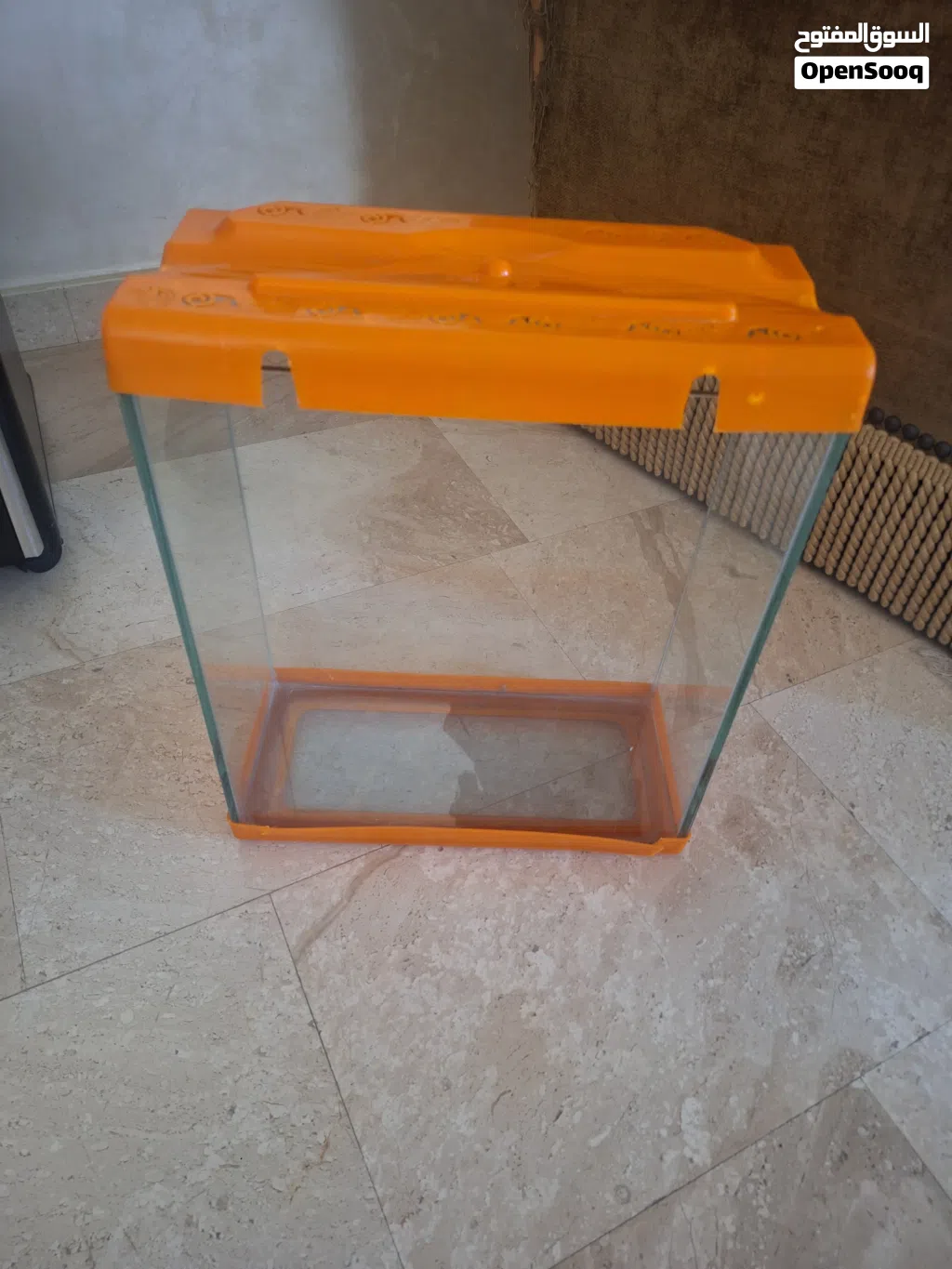 fish tank حوض سمك مستخدم استخدام يوم واحد فقط القياسات موضحه في الصوره زجاج