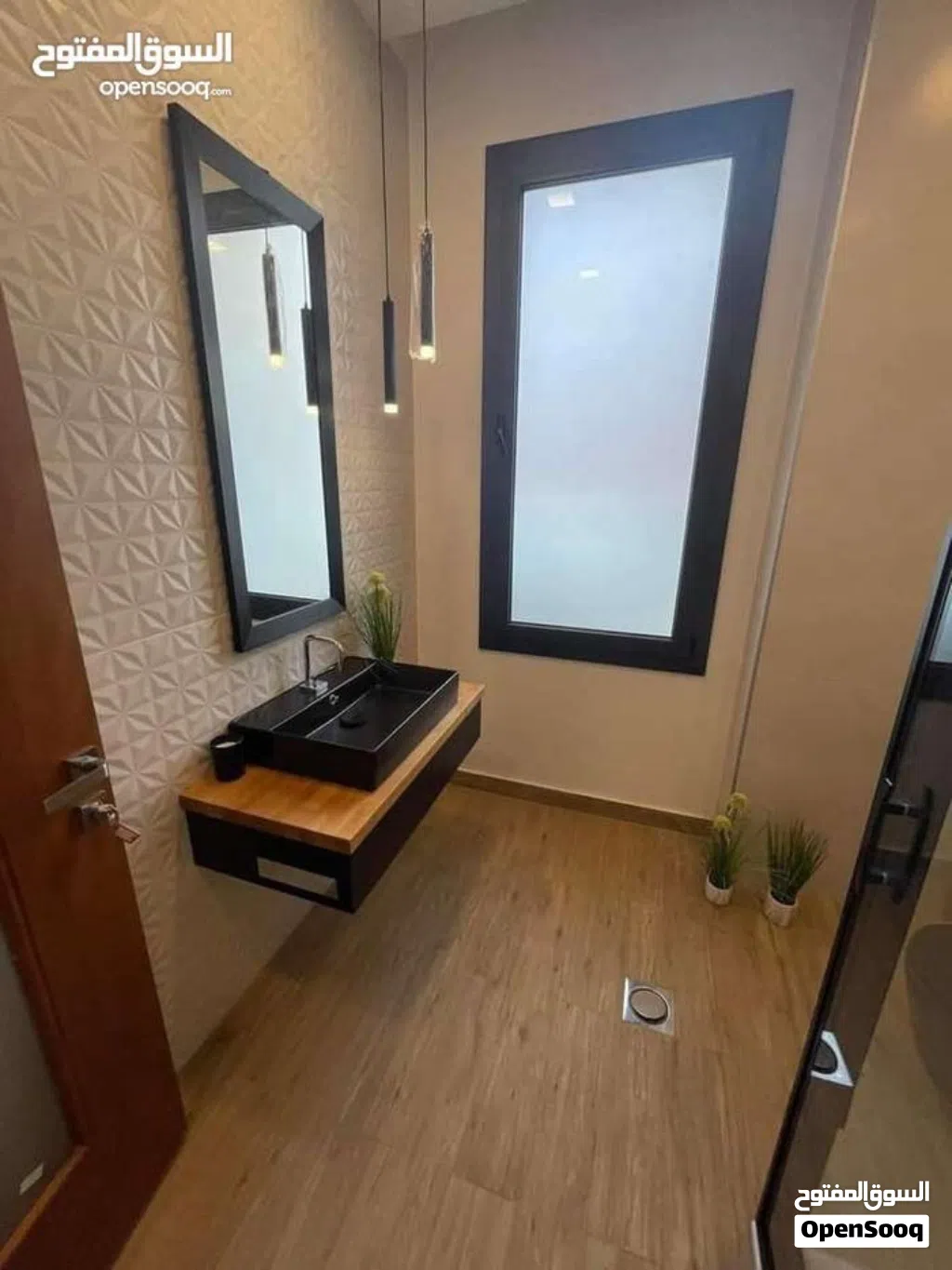 فيلا للبيع سوق الجمعة 11 يونيو 3 طوابق / تشطيب vip موقع ممتاز خلف حلويات الساحل شارع قطرن